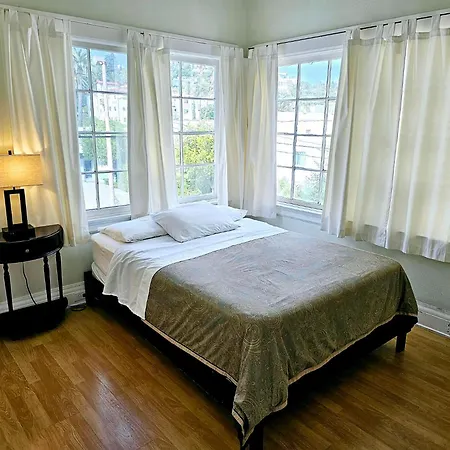 Orange Drive Hostel (Adults Only)-3
